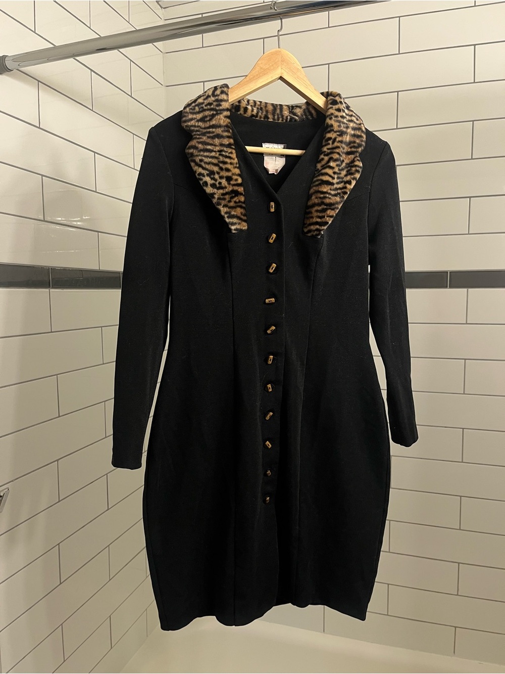 Black Long-Sleeve Dress with Leopard-Print Collar